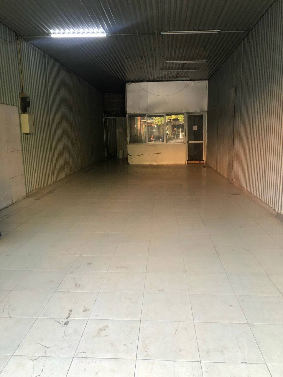 Bán nhanh nhà ngõ Hoa Lâm, giá 10.5 tỷ, hơn 80m2x2T, ngõ thông - Ảnh chính